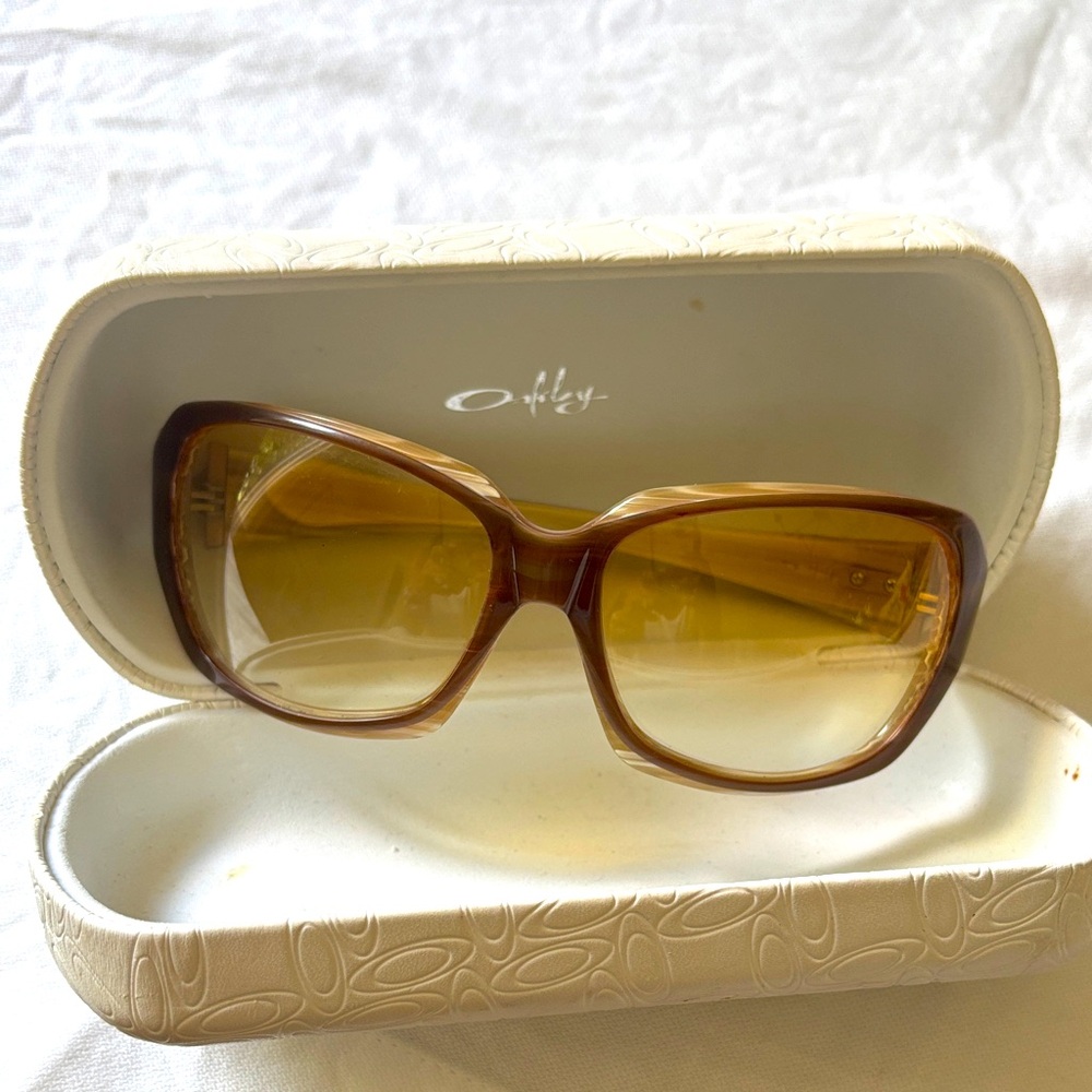 Oakley Script Women's Gradient Brown Sunglasses